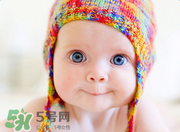 寶寶總是拿手揉眼睛是怎么了？寶寶眼睛癢怎么處理？