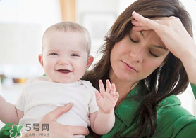 生完孩子后掉頭發(fā)是正常的嗎？產(chǎn)后掉發(fā)掉多少屬于正常?