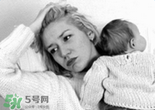 生完孩子后掉頭發(fā)是正常的嗎？產(chǎn)后掉發(fā)掉多少屬于正常?