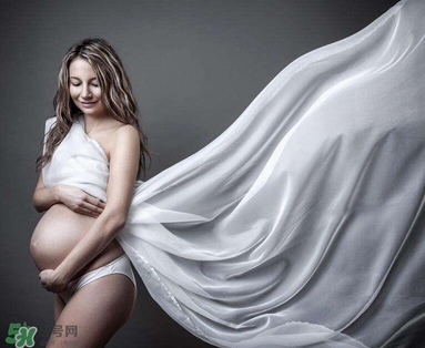 孕婦裝怎么選？孕婦裝怎么搭配好看？