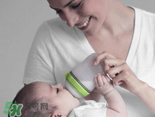 Comotomo可么多么硅膠奶瓶顏色有幾種？Comotomo可么多么有幾個(gè)顏色?