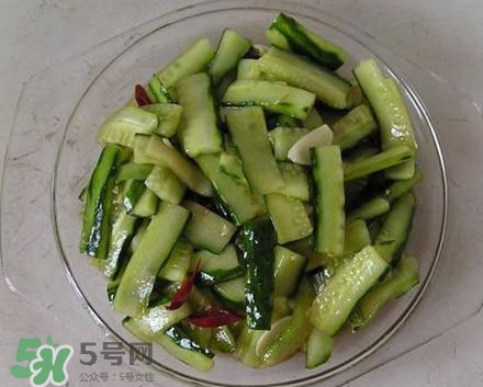 刀拍涼拌黃瓜怎么做？最簡單的涼拌黃瓜
