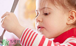 寶寶可以吃小龍蝦嗎？多大的寶寶可以吃小龍蝦呢？