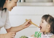 奶酪酸奶能給寶寶補(bǔ)鈣嗎？如何為寶寶選擇奶制品補(bǔ)鈣？