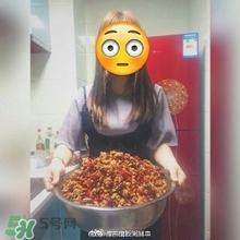 別人家的室友！成都女孩為室友帶了一盆冷吃兔