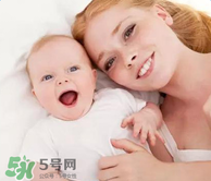 產(chǎn)后皮膚干燥起皮又很癢是怎么回事？生完小孩后皮膚特干怎么辦？