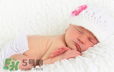 寶寶護(hù)臀膏用到多大？寶寶護(hù)臀膏多大開(kāi)始用？
