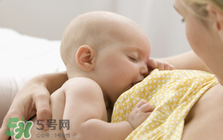 寶寶溢奶怎么辦？寶寶溢奶怎么做？