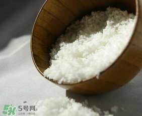 普通鹽和低鈉鹽哪種好？海鹽湖鹽井礦鹽哪種好