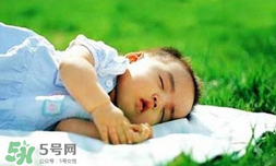 寶寶曬太陽怎么曬？最佳的曬太陽時間
