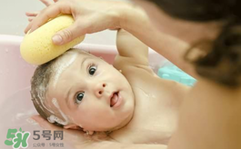 嬰兒洗頭怎么洗？嬰兒洗頭注意事項(xiàng)