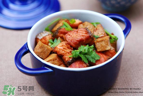 三文魚煮多久？寶寶吃三文魚煮多久熟？