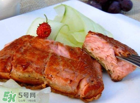三文魚煮多久？寶寶吃三文魚煮多久熟？