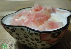 油桃和牛奶能一起吃嗎？喝完牛奶能吃油桃嗎？