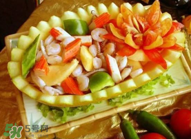 甜瓜和海鮮能一起吃嗎？吃海鮮能吃香瓜嗎？