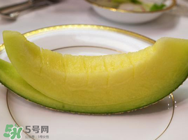 甜瓜和海鮮能一起吃嗎？吃海鮮能吃香瓜嗎？