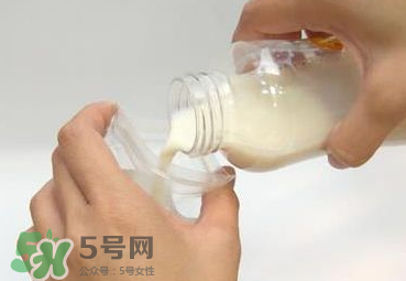 開水沖奶粉會(huì)破壞營養(yǎng)嗎？什么水溫沖奶粉好？