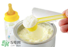 開水沖奶粉會(huì)破壞營養(yǎng)嗎？什么水溫沖奶粉好？