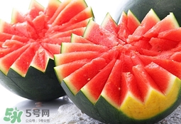 晚上睡前吃西瓜會(huì)胖嗎？晚上吃西瓜會(huì)長(zhǎng)胖嗎