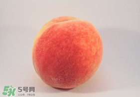 ?桃子發(fā)霉了還可以吃嗎？吃了發(fā)霉的桃子怎么辦？