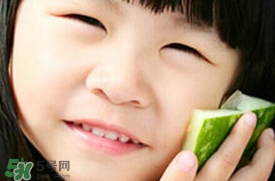 西瓜皮敷臉有什么作用？西瓜皮敷臉有什么好處