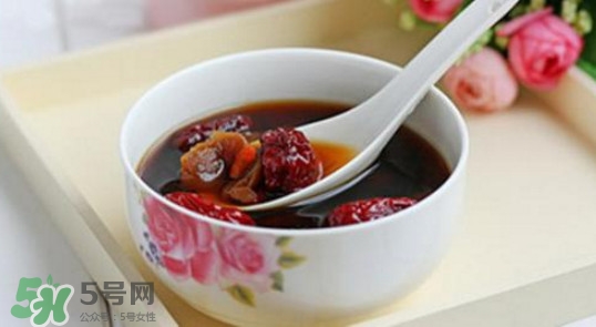 月經(jīng)期間喝紅糖水好嗎？女性月經(jīng)期喝紅糖水好嗎