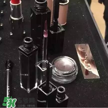 紀(jì)梵希紫黑色變色唇蜜怎么樣？紀(jì)梵希紫黑變色唇蜜多少錢