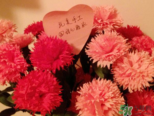 母親節(jié)可以送紙做的康乃馨嗎？康乃馨怎么折？