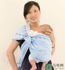 背巾適合多大的寶寶？背巾寶寶多大可以用？