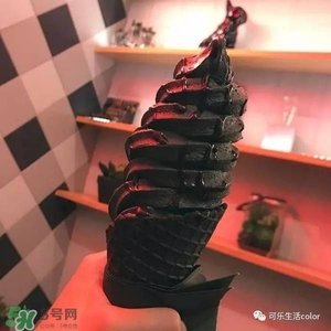 炭黑冰淇淋好吃嗎？炭黑冰淇淋哪里買？