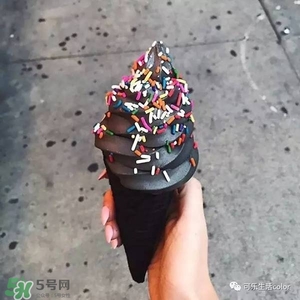 炭黑冰淇淋好吃嗎？炭黑冰淇淋哪里買？