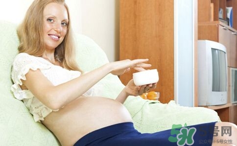 孕婦能抹護膚品嗎？孕婦能化妝嗎？