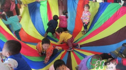 餃子在幼兒園玩的游戲叫什么？彩虹傘的捕魚游戲怎么玩？