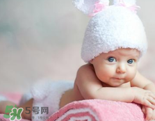 寶寶尿布疹可以擦紅霉素軟膏嗎？紅霉素軟膏對尿布疹有效嗎？