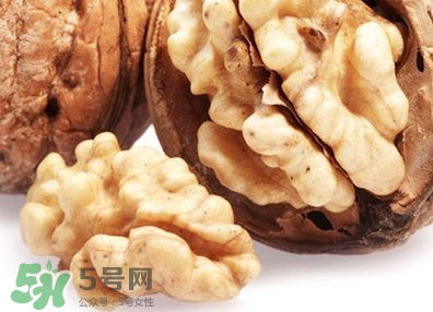 核桃仁怎么保存？核桃仁生吃好還是熟吃好？