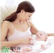哺乳期能不能涂口紅呢？哺乳期涂口紅對寶寶有危害嗎？