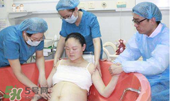 水中分娩是怎樣的？水中分娩與傳統(tǒng)分娩的區(qū)別有哪些？