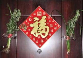 艾草掛門(mén)上是什么意思？艾草放門(mén)口什么作用？