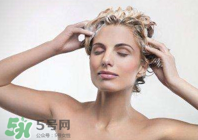老人誤喝洗發(fā)乳 洗發(fā)乳是洗發(fā)水還是護(hù)發(fā)素？