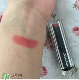 嬌蘭小黑裙003好看嗎？嬌蘭小黑裙唇膏003試色