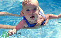 寶寶游泳耳朵進水了怎么辦？寶寶游泳如何避免耳朵進水？