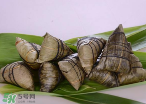 ?竹葉怎么包粽子？?竹葉粽子的包法