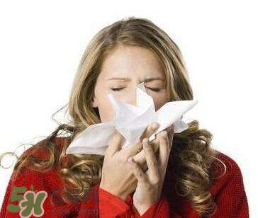 病毒性感冒發(fā)燒怎么辦？病毒性感冒癥狀有哪些