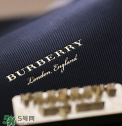 burberry dk88鎖頭包正品多少錢？巴寶莉dk88包專柜價(jià)格
