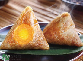 蛋黃粽子的蛋黃怎么弄？包粽子的蛋黃怎么處理？