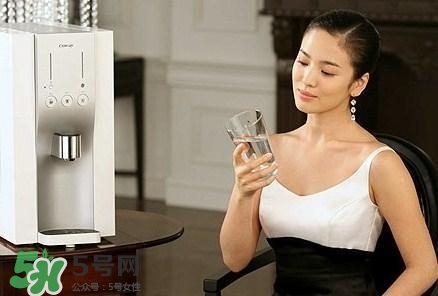 30天不喝飲料，妹子的對比照令人震驚 喝白開水的好處