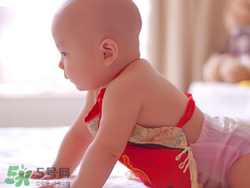 夏天寶寶睡覺穿什么好？夏天寶寶睡覺能光著睡嗎？