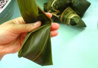 四角粽子怎么做？四角粽子怎么做好吃？