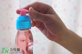 彈珠汽水怎么開？彈珠汽水怎么開不會噴？