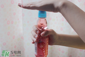 彈珠汽水怎么開？彈珠汽水怎么開不會噴？
